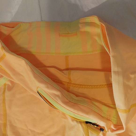 Lululemon orangish yellow leggings size 8 - Picture 4 of 5
